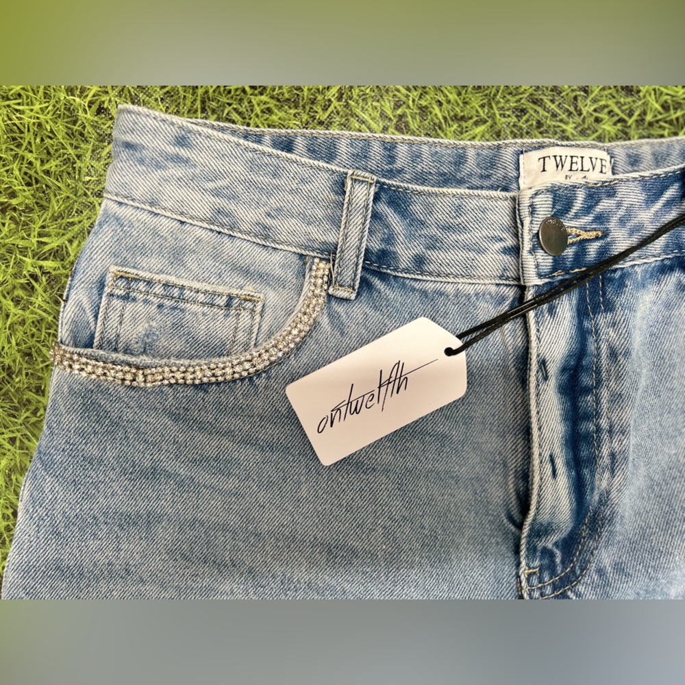 TWELVE By OnTwelfth LARGE Vintage Wash Distressed Cut Off Denim Shorts NEW